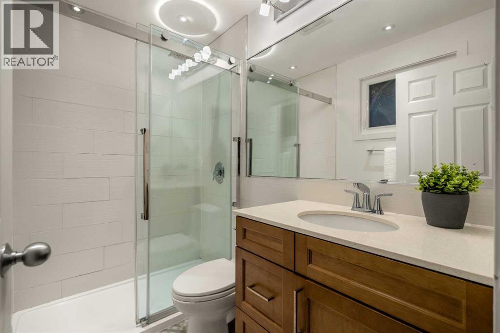 196 Lake Adams Crescent Se, Calgary, Alberta  T2J 3N3 - Photo 16 - A2260005