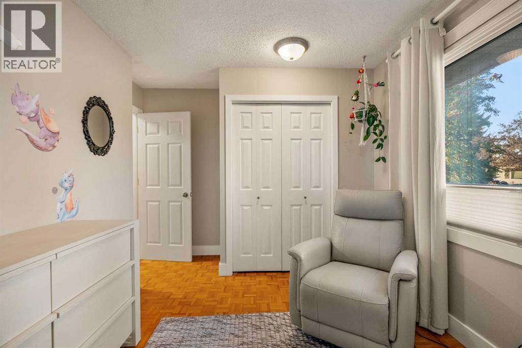 196 Lake Adams Crescent Se, Calgary, Alberta  T2J 3N3 - Photo 18 - A2260005