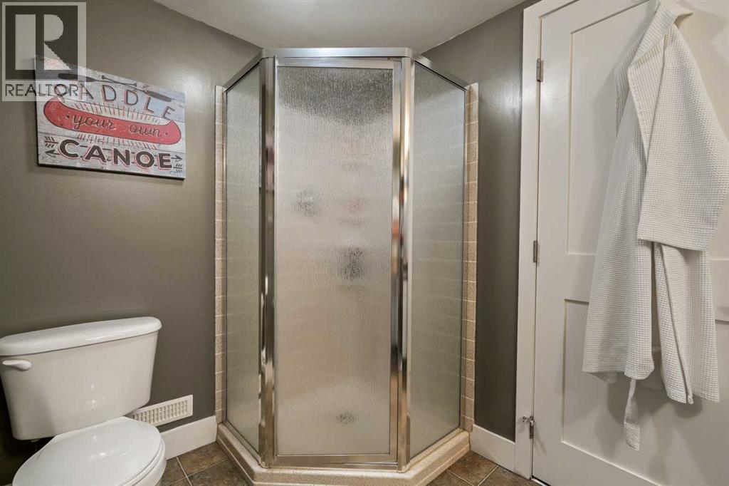 196 Lake Adams Crescent Se, Calgary, Alberta  T2J 3N3 - Photo 30 - A2260005