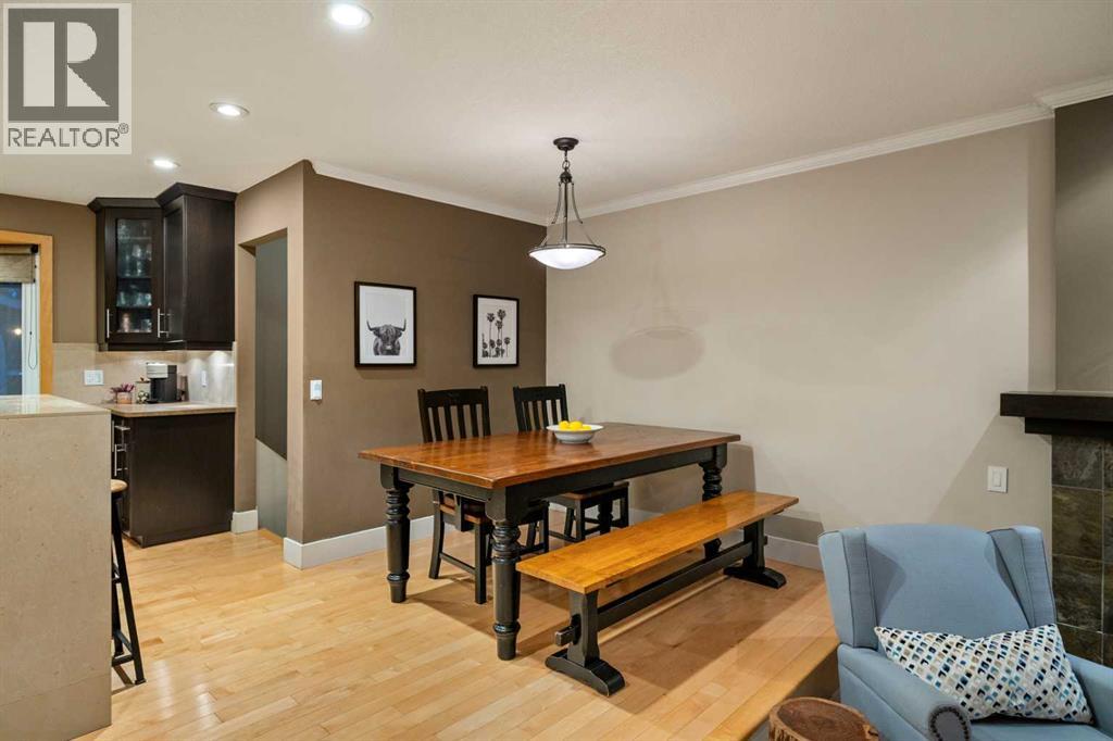 196 Lake Adams Crescent Se, Calgary, Alberta  T2J 3N3 - Photo 6 - A2260005