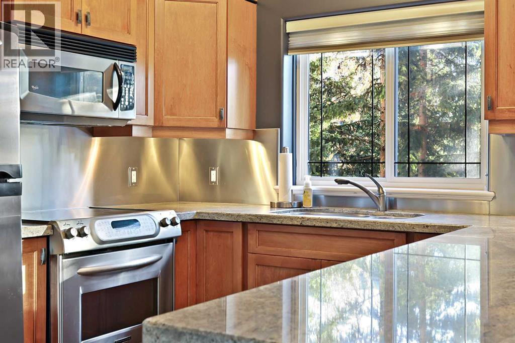 332, 10 Discovery Ridge Close Sw, Calgary, Alberta  T3H 5X3 - Photo 4 - A2262293