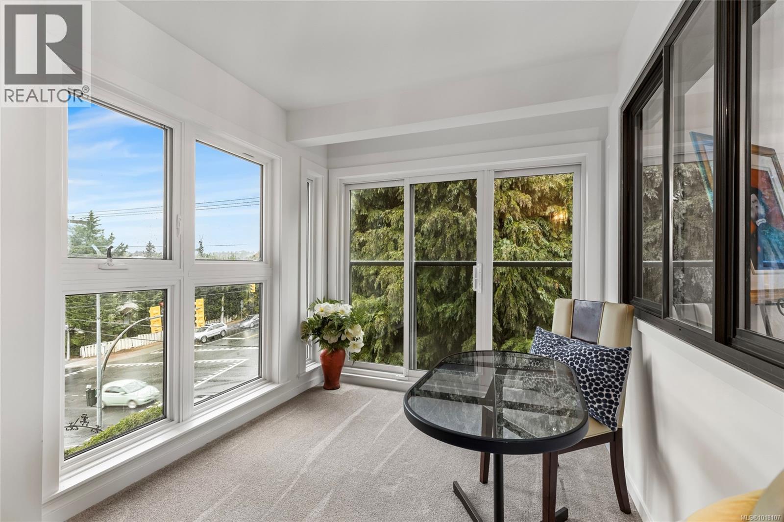 405 1875 Lansdowne Rd, Saanich, British Columbia V8P 1A9 - Photo 21 - 1018107