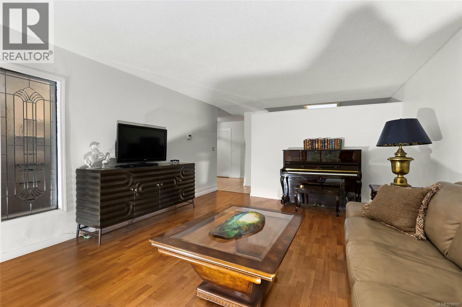 405 1875 Lansdowne Rd, Saanich, British Columbia V8P 1A9 - Photo 24 - 1018107