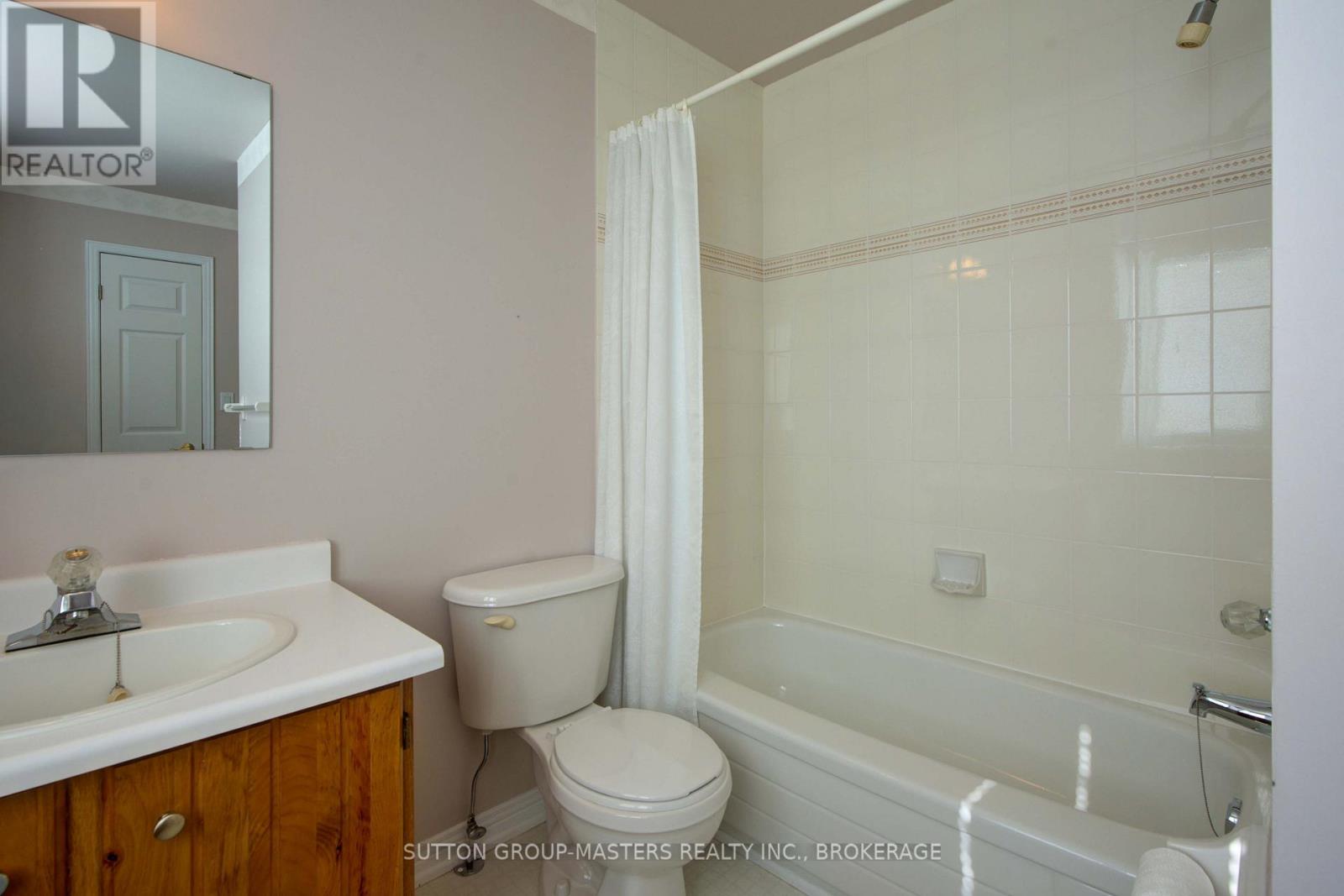 Country Cl - 17 Country Club Drive, Loyalist, Ontario  K0H 1G0 - Photo 29 - X12493126