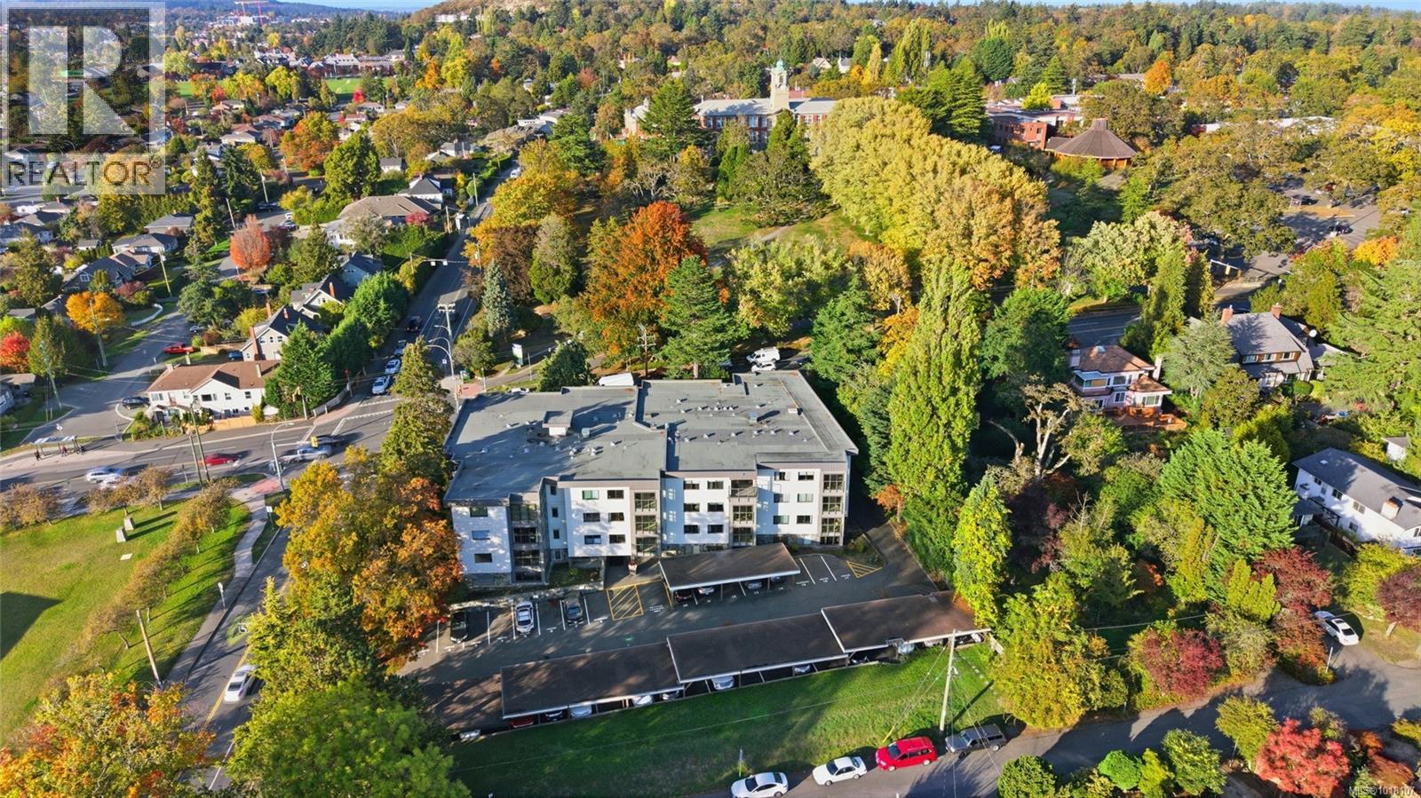 405 1875 Lansdowne Rd, Saanich, British Columbia