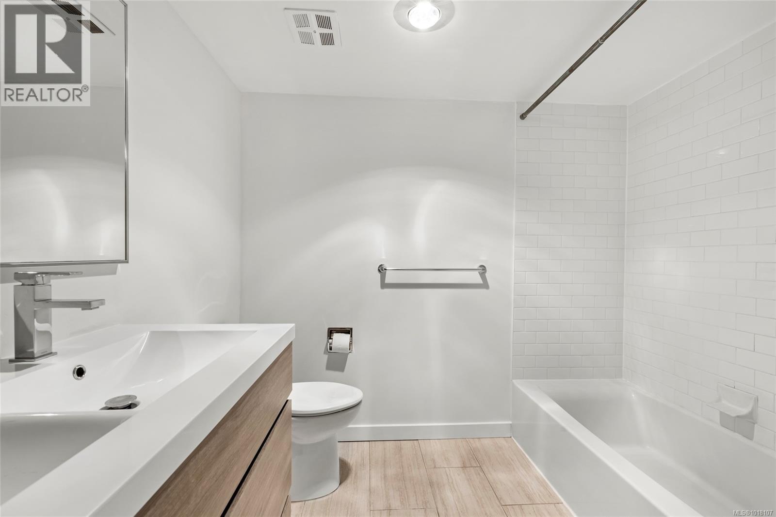 405 1875 Lansdowne Rd, Saanich, British Columbia V8P 1A9 - Photo 33 - 1018107