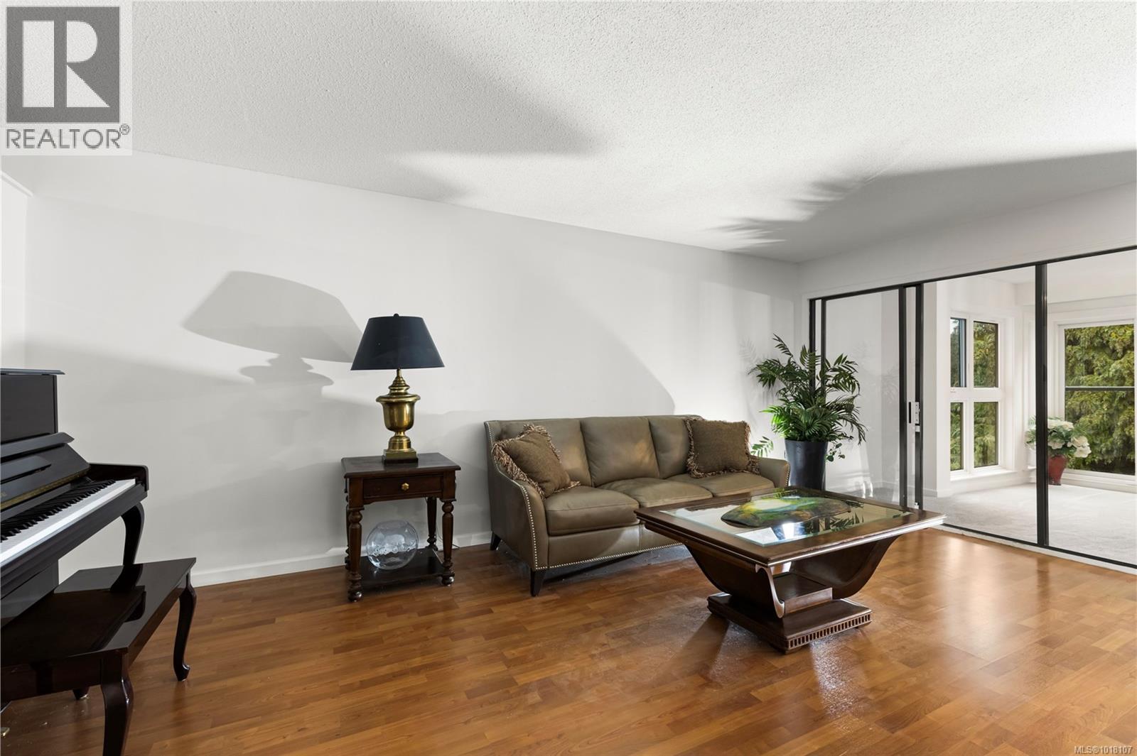 405 1875 Lansdowne Rd, Saanich, British Columbia V8P 1A9 - Photo 27 - 1018107