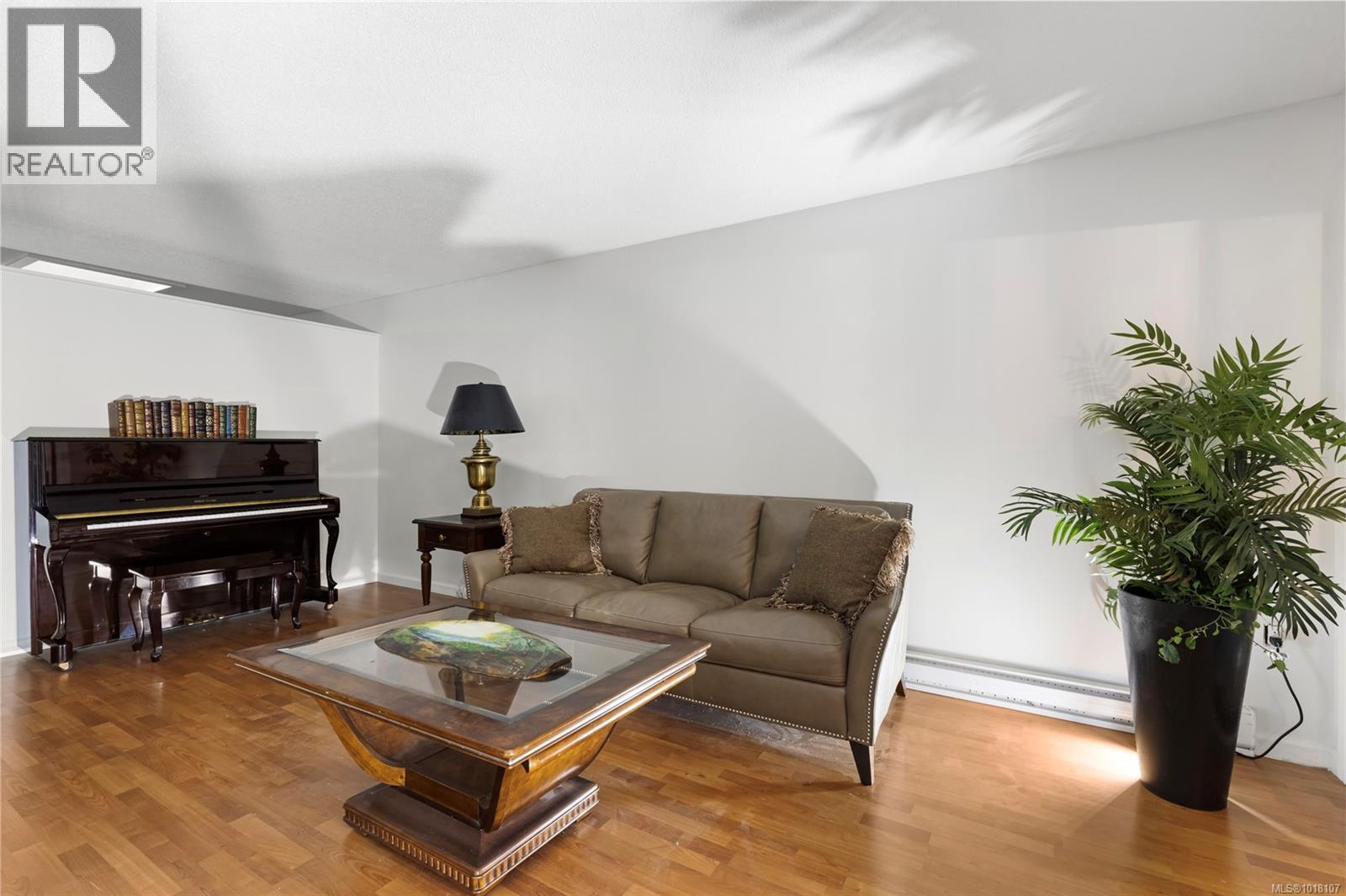 405 1875 Lansdowne Rd, Saanich, British Columbia V8P 1A9 - Photo 25 - 1018107