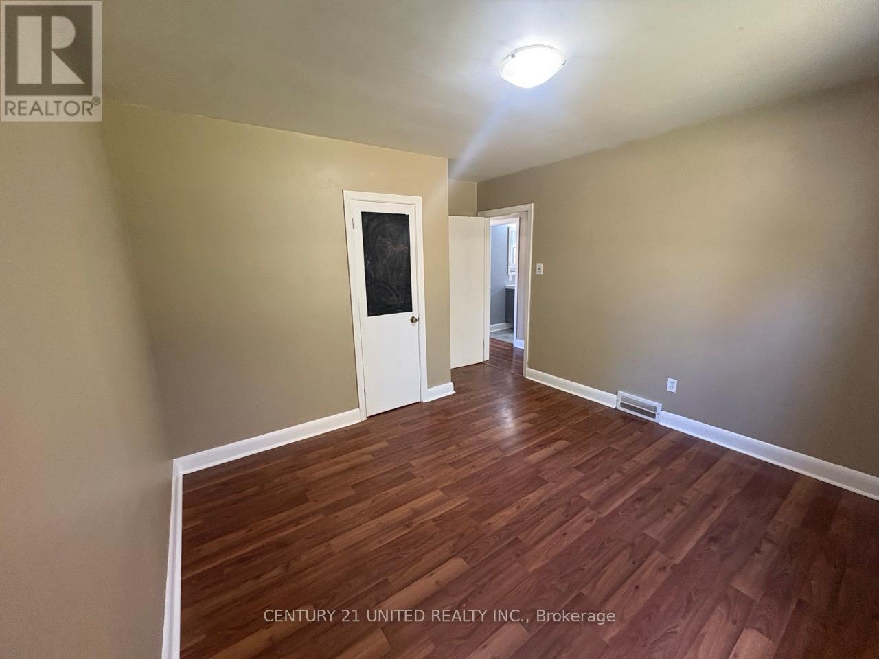 378 Aberdeen Avenue, Peterborough, Ontario  K9H 4X6 - Photo 12 - X12493046