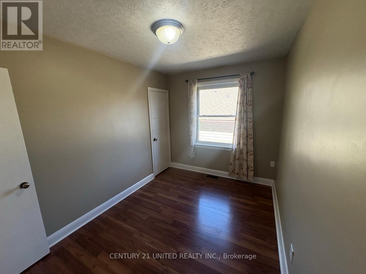 378 Aberdeen Avenue, Peterborough, Ontario  K9H 4X6 - Photo 8 - X12493046