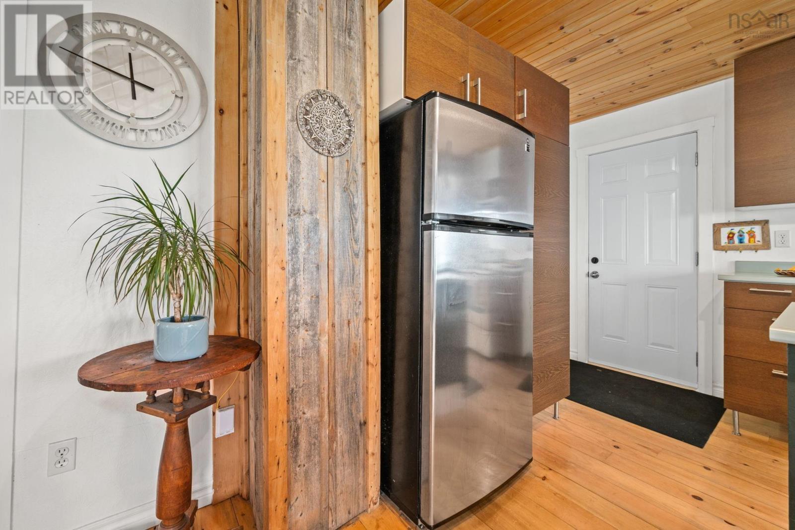 1990 Caldwell Road, Eastern Passage, Nova Scotia  B3G 1H9 - Photo 5 - 202526900