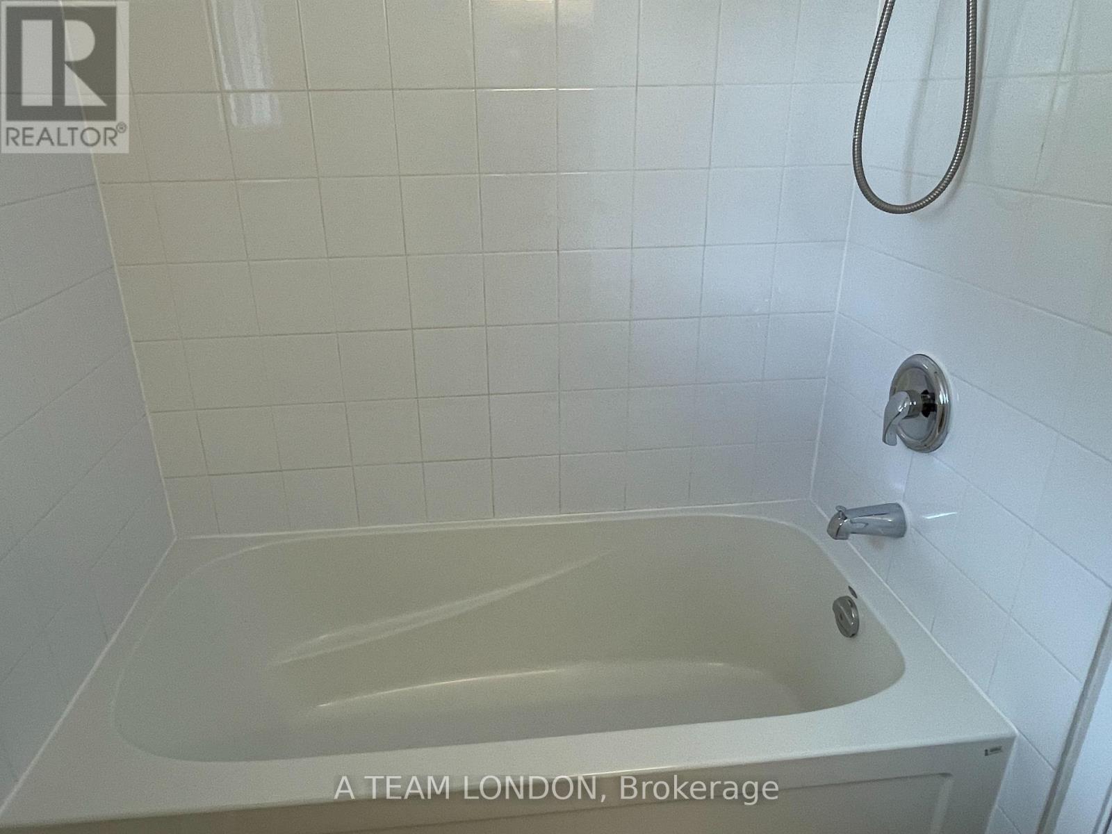 39 - 35 Waterman Avenue, London South, Ontario  N6C 5T4 - Photo 13 - X12493222