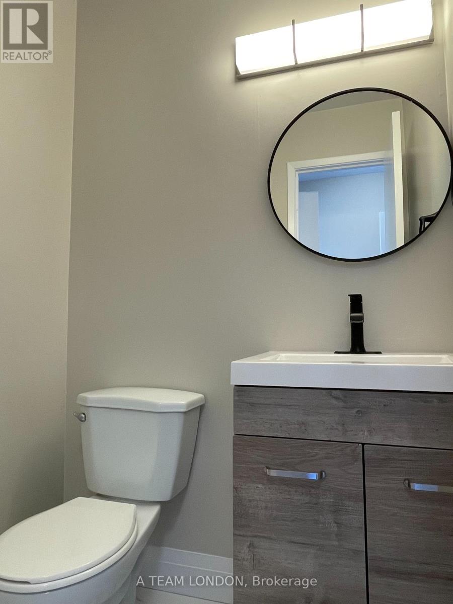 39 - 35 Waterman Avenue, London South, Ontario  N6C 5T4 - Photo 2 - X12493222