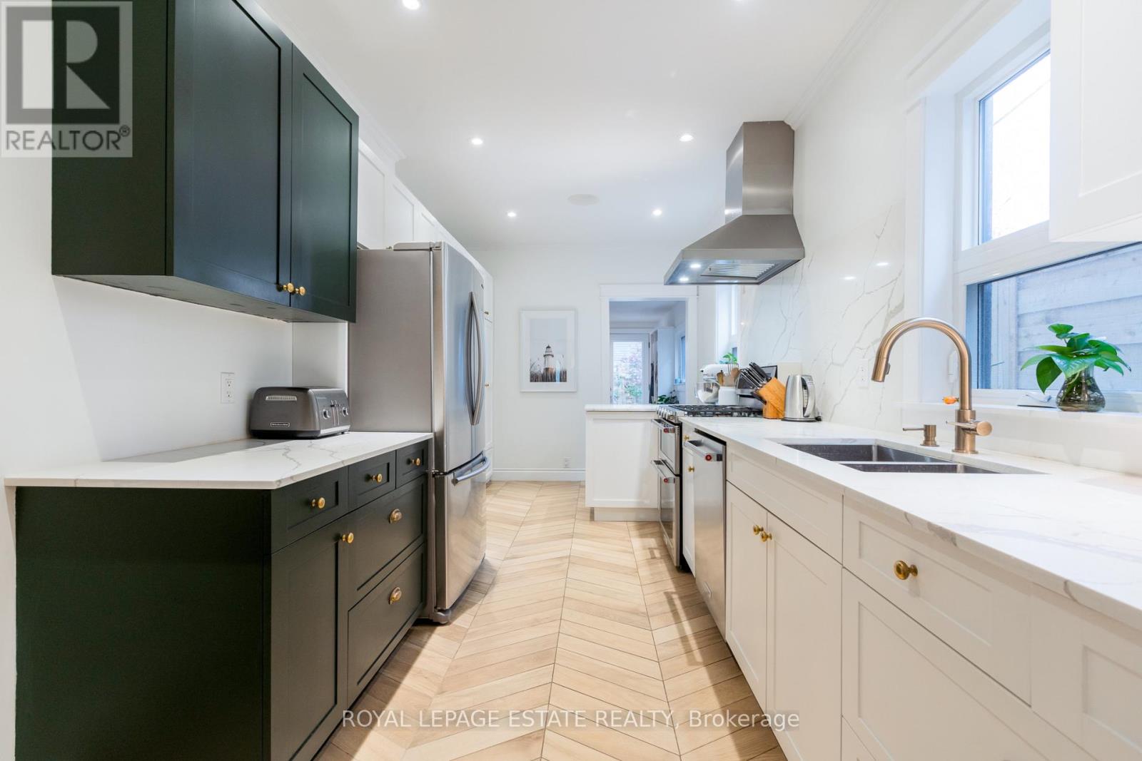 82 Dagmar Avenue, Toronto, Ontario  M4M 1W1 - Photo 11 - E12492858