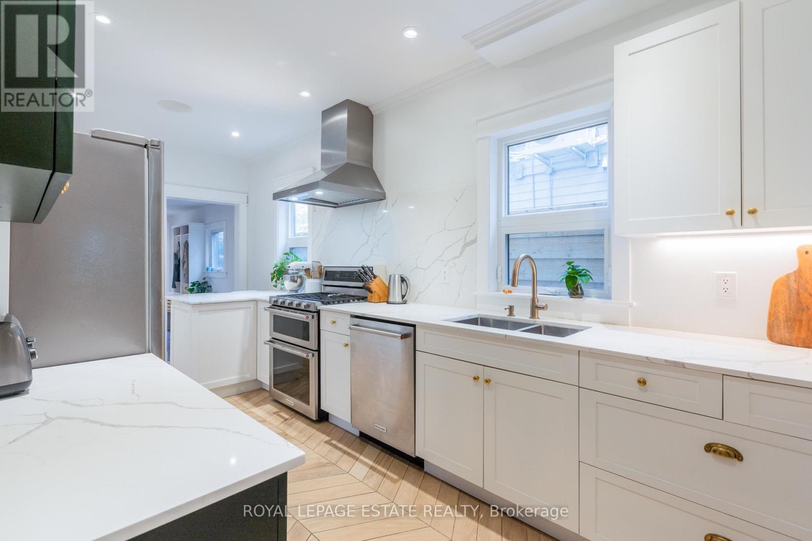 82 Dagmar Avenue, Toronto, Ontario  M4M 1W1 - Photo 12 - E12492858