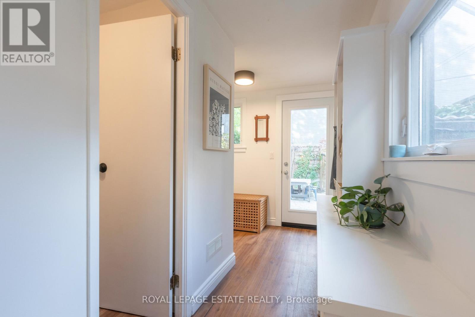 82 Dagmar Avenue, Toronto, Ontario  M4M 1W1 - Photo 16 - E12492858