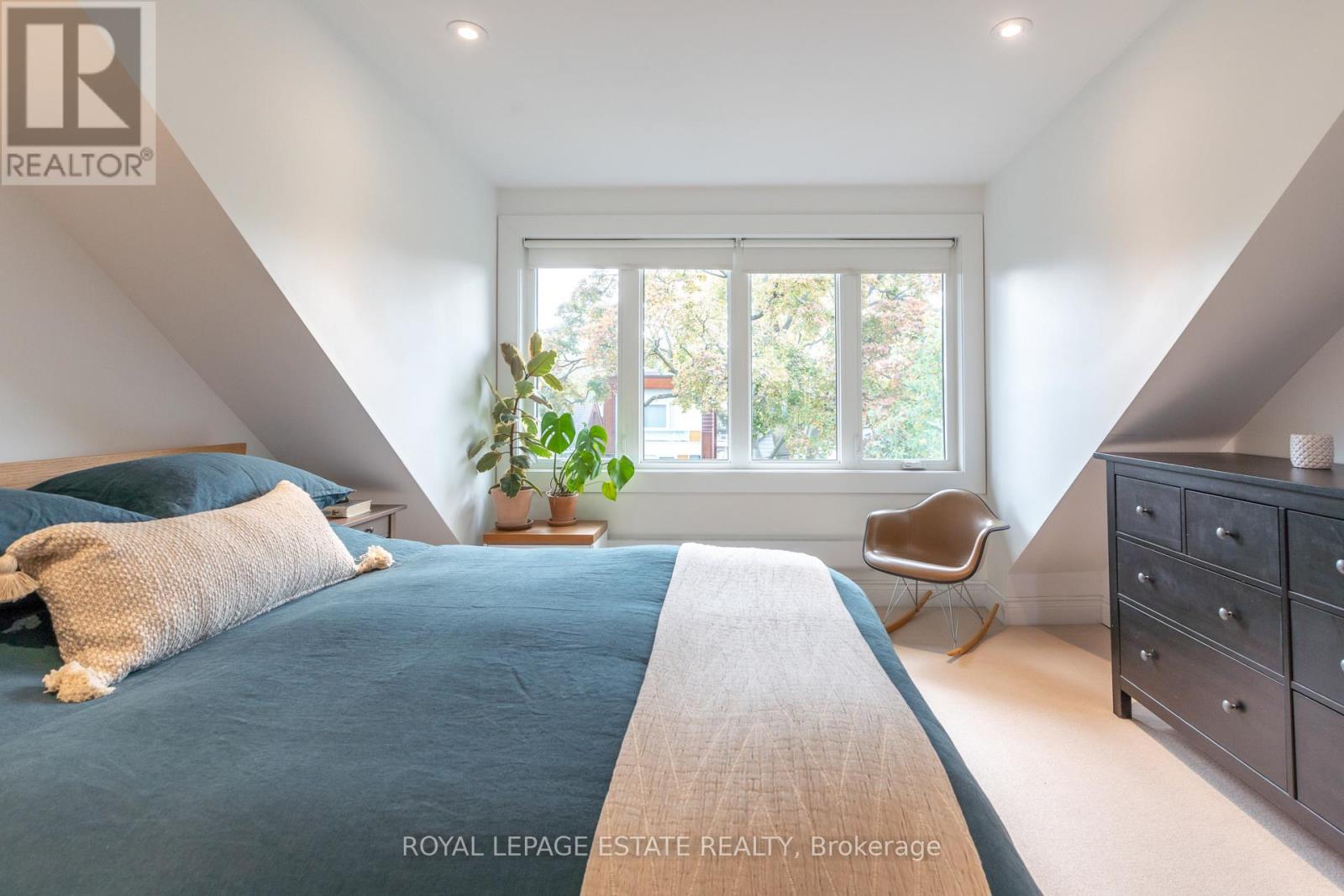 82 Dagmar Avenue, Toronto, Ontario  M4M 1W1 - Photo 29 - E12492858