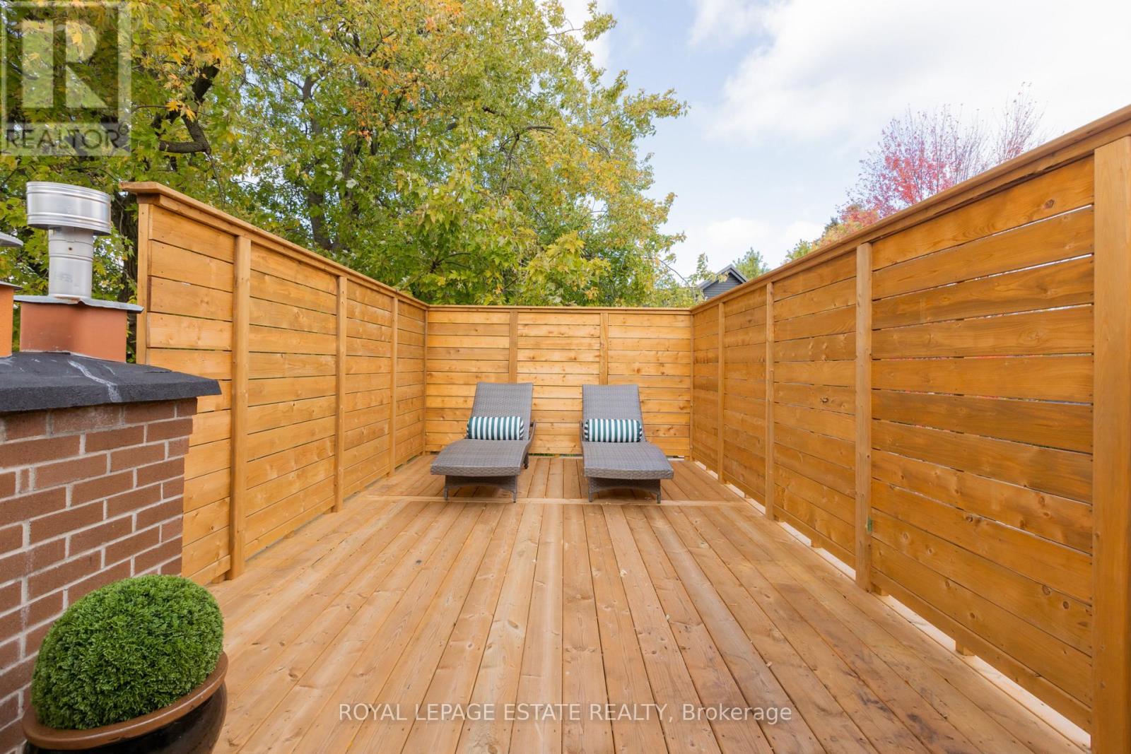 82 Dagmar Avenue, Toronto, Ontario  M4M 1W1 - Photo 32 - E12492858