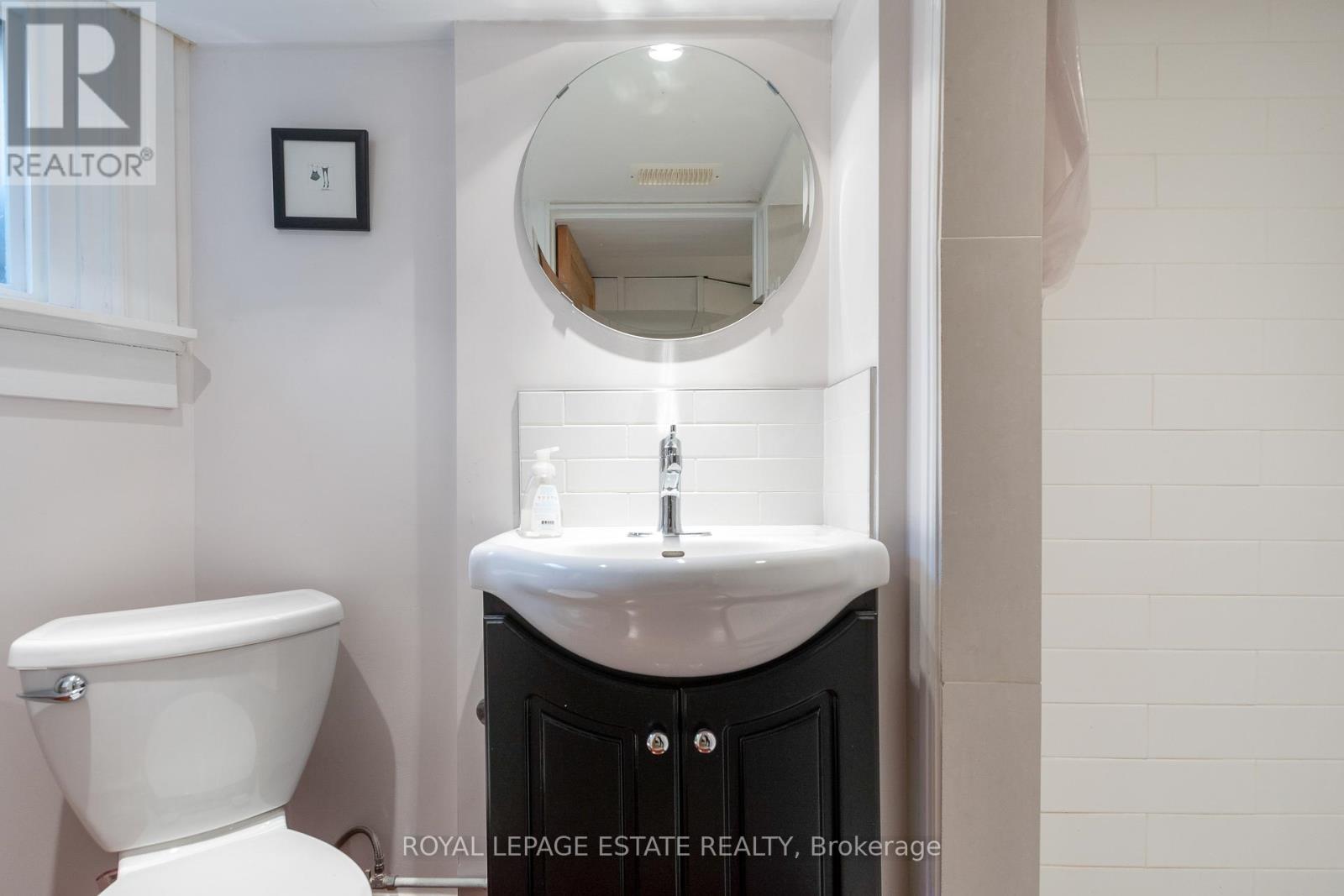 82 Dagmar Avenue, Toronto, Ontario  M4M 1W1 - Photo 38 - E12492858