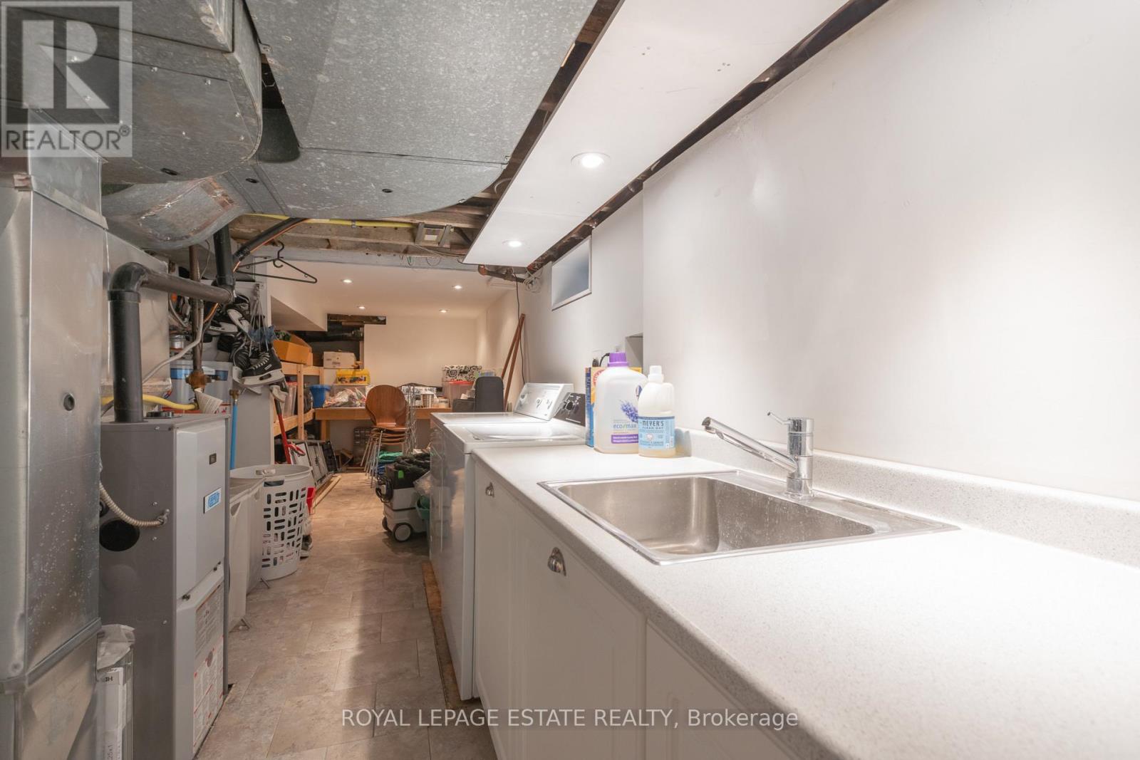 82 Dagmar Avenue, Toronto, Ontario  M4M 1W1 - Photo 40 - E12492858