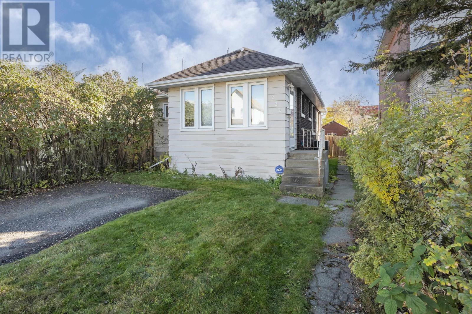 222 Harold St. N., Thunder Bay, Ontario  P7C 4C4 - Photo 2 - TB253353