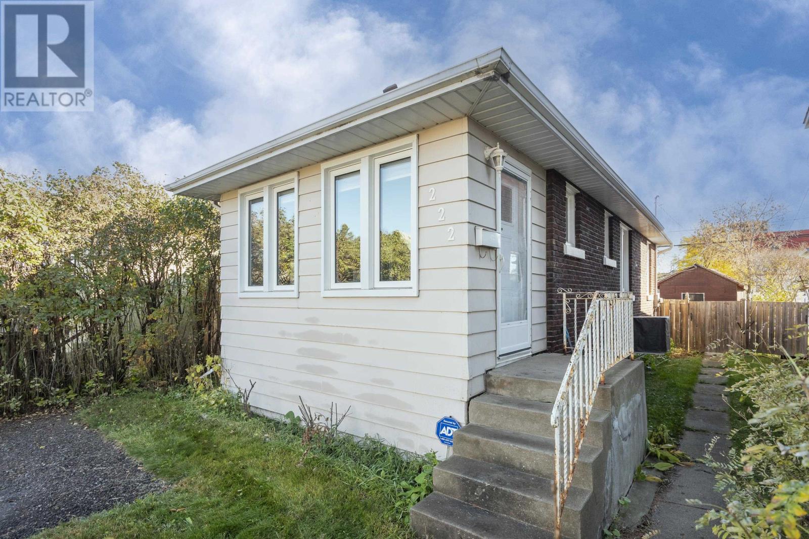 222 Harold St. N., Thunder Bay, Ontario  P7C 4C4 - Photo 3 - TB253353