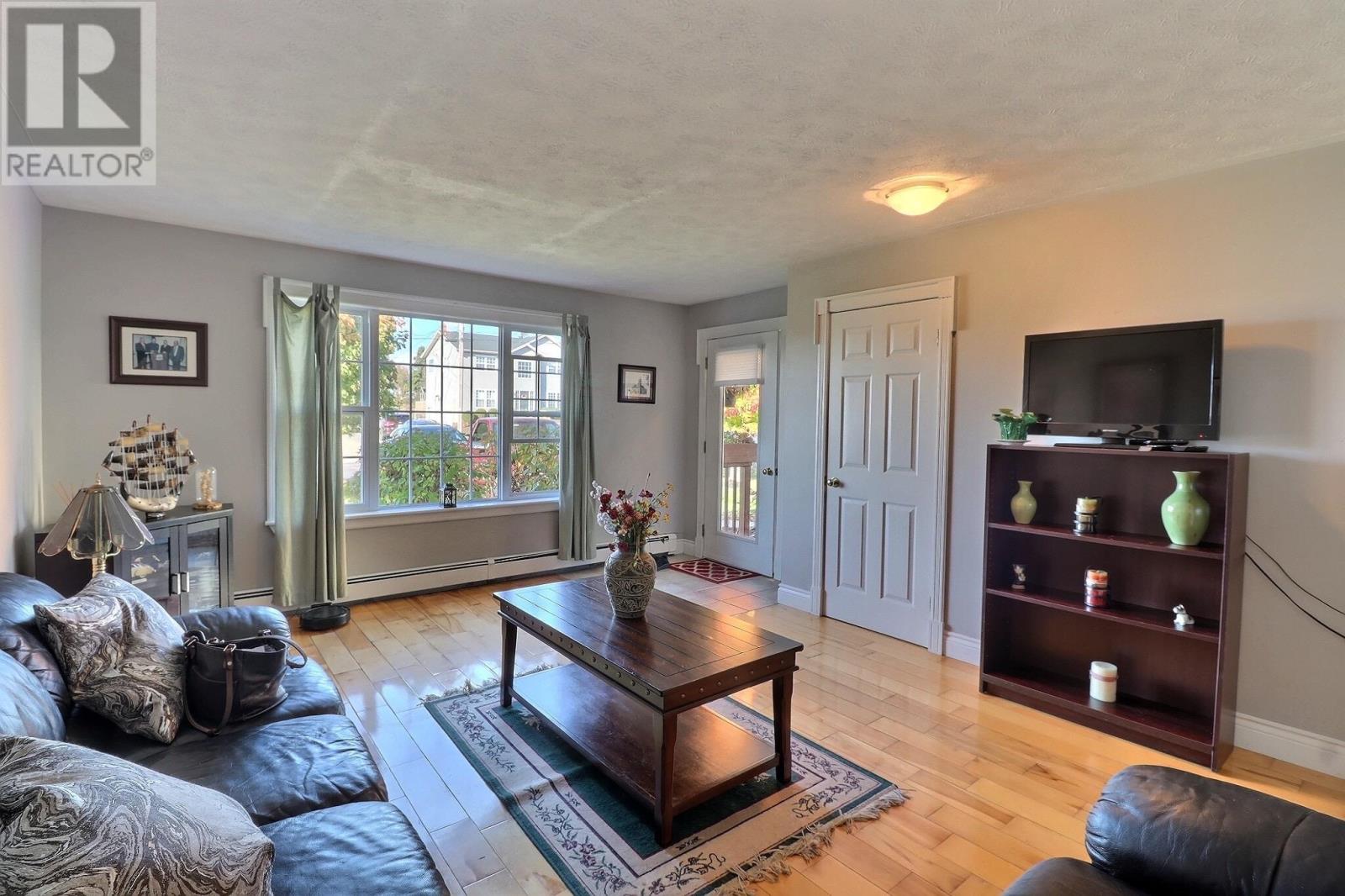 32 Parent Street, Charlottetown, Prince Edward Island  C1C 1R2 - Photo 4 - 202526930