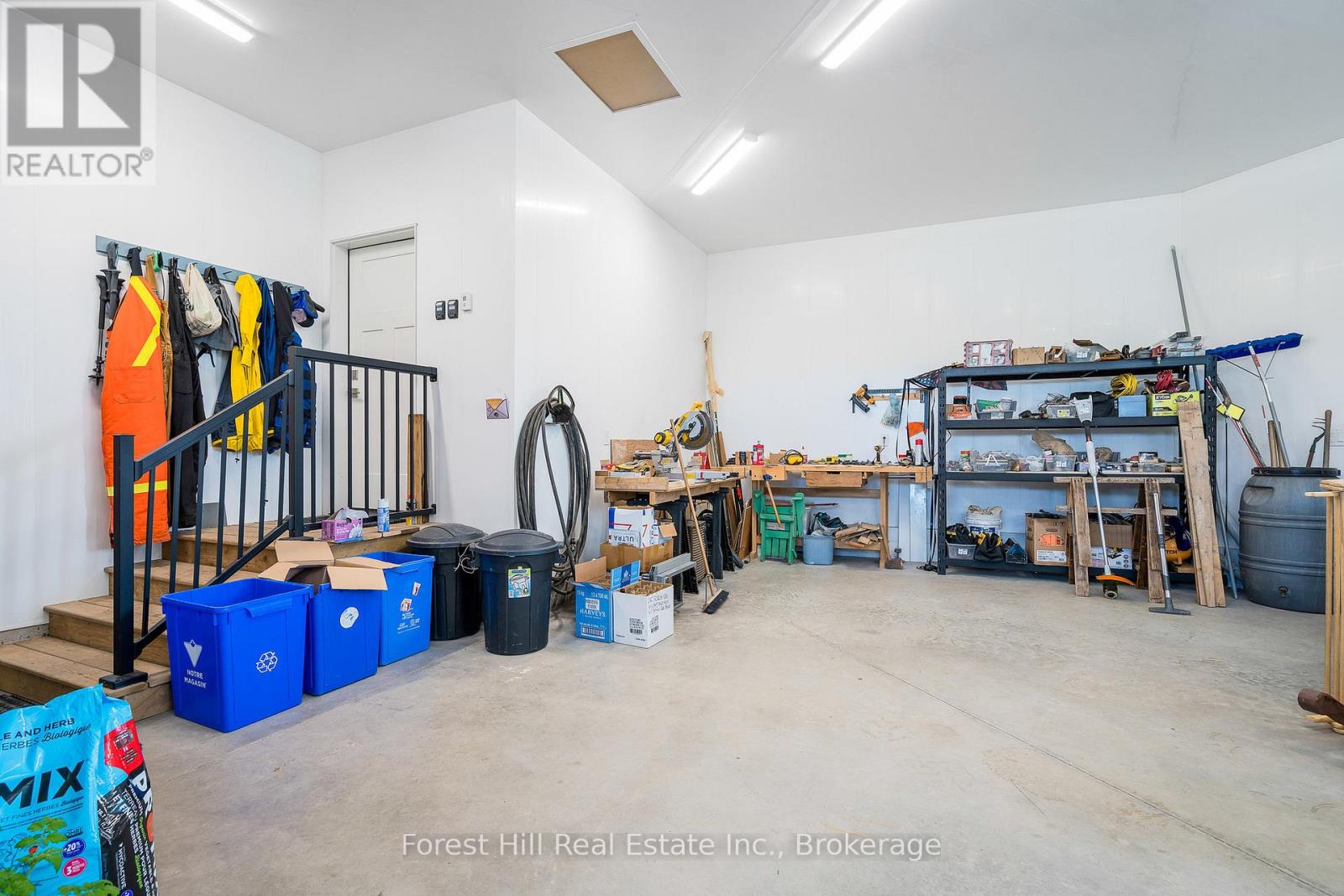 240 Lookout Drive, West Grey, Ontario  N0C 1H0 - Photo 38 - X12490686