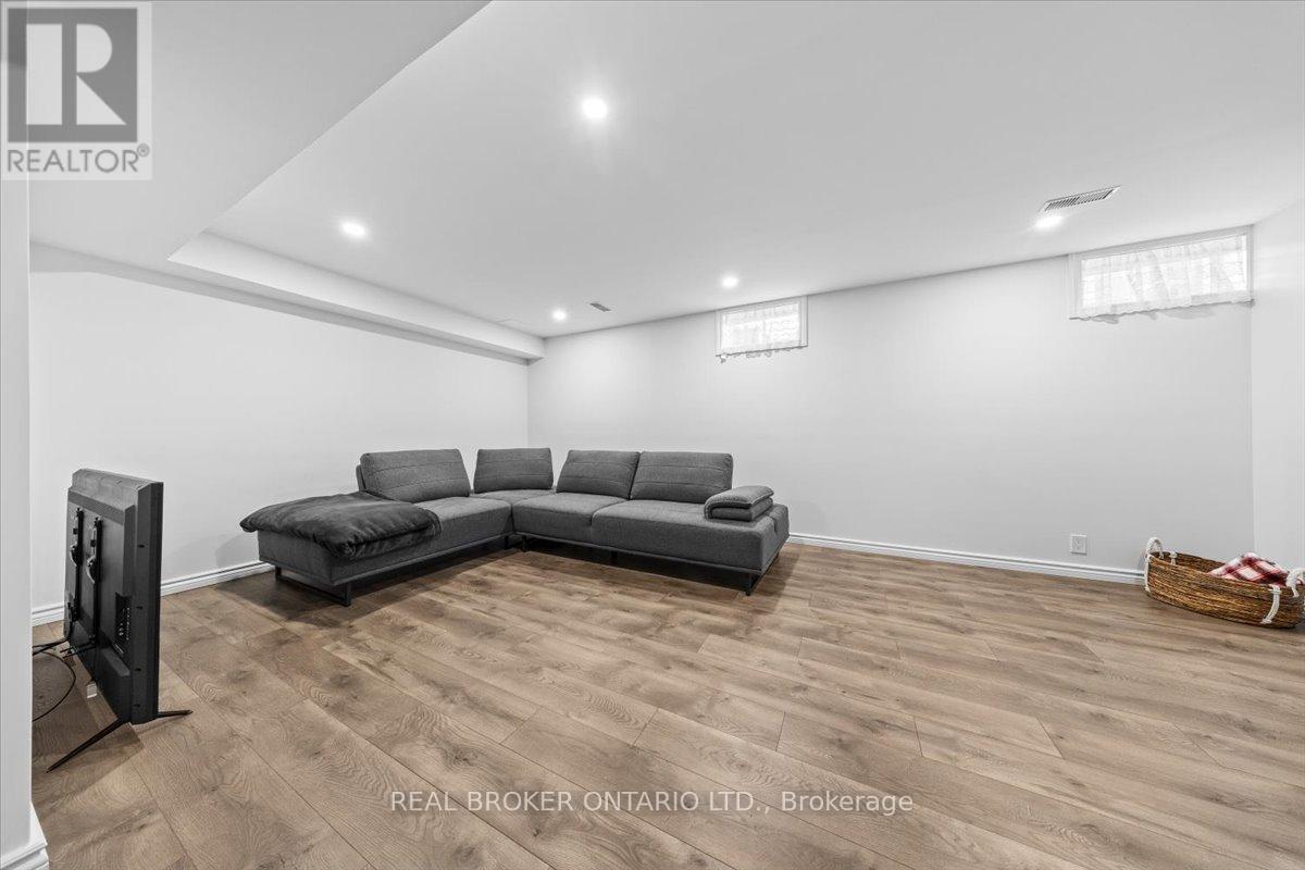 504 Broadleaf Street, Ottawa, Ontario  K4A 3W5 - Photo 16 - X12492998