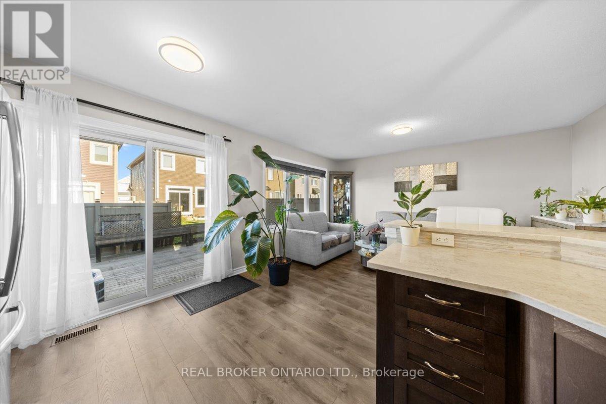 504 Broadleaf Street, Ottawa, Ontario  K4A 3W5 - Photo 8 - X12492998