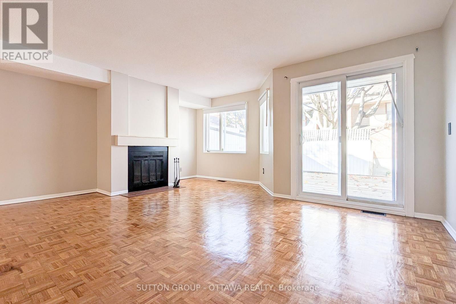 267 Bruyere Street, Ottawa, Ontario  K1N 5E5 - Photo 11 - X12493010