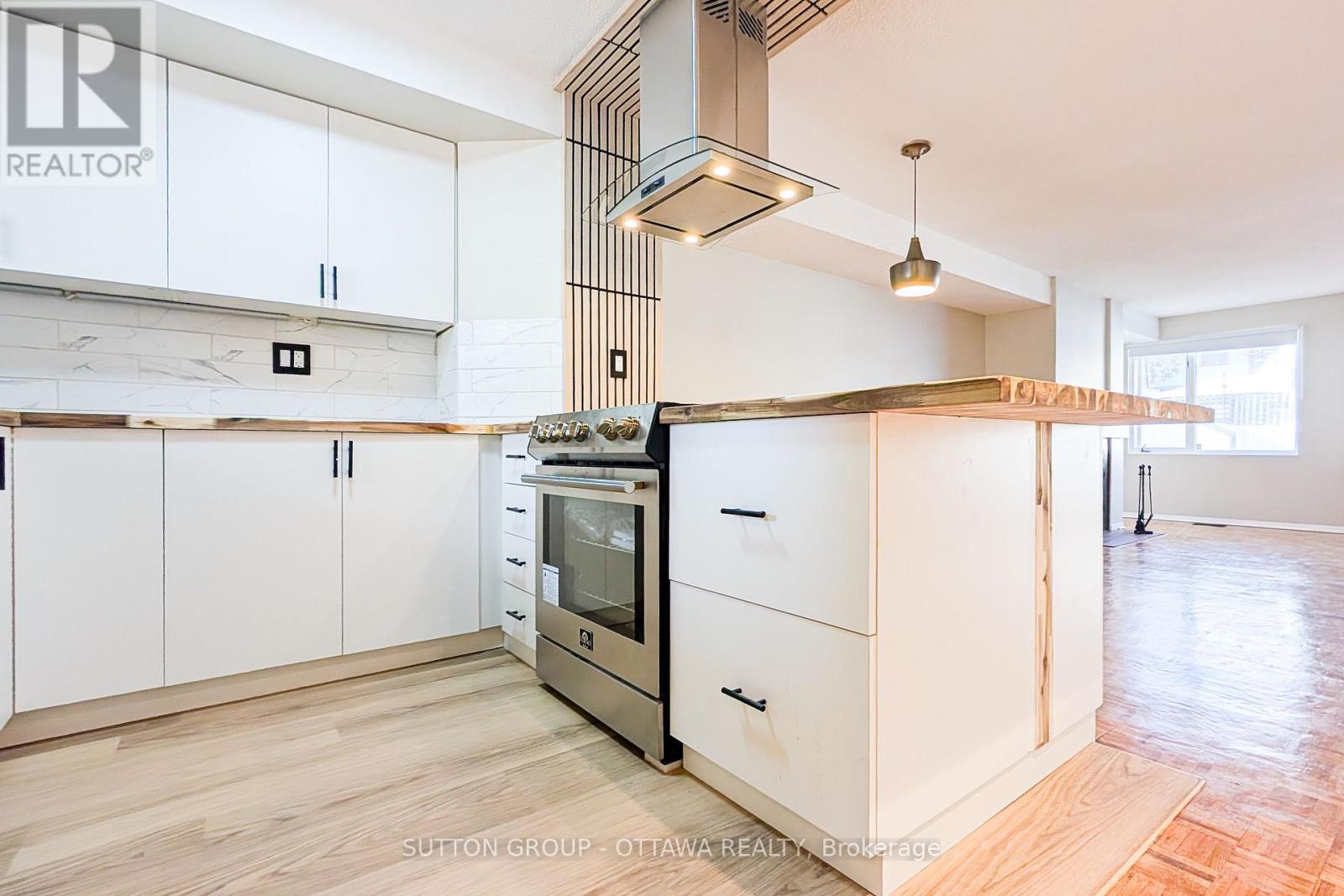 267 Bruyere Street, Ottawa, Ontario  K1N 5E5 - Photo 4 - X12493010