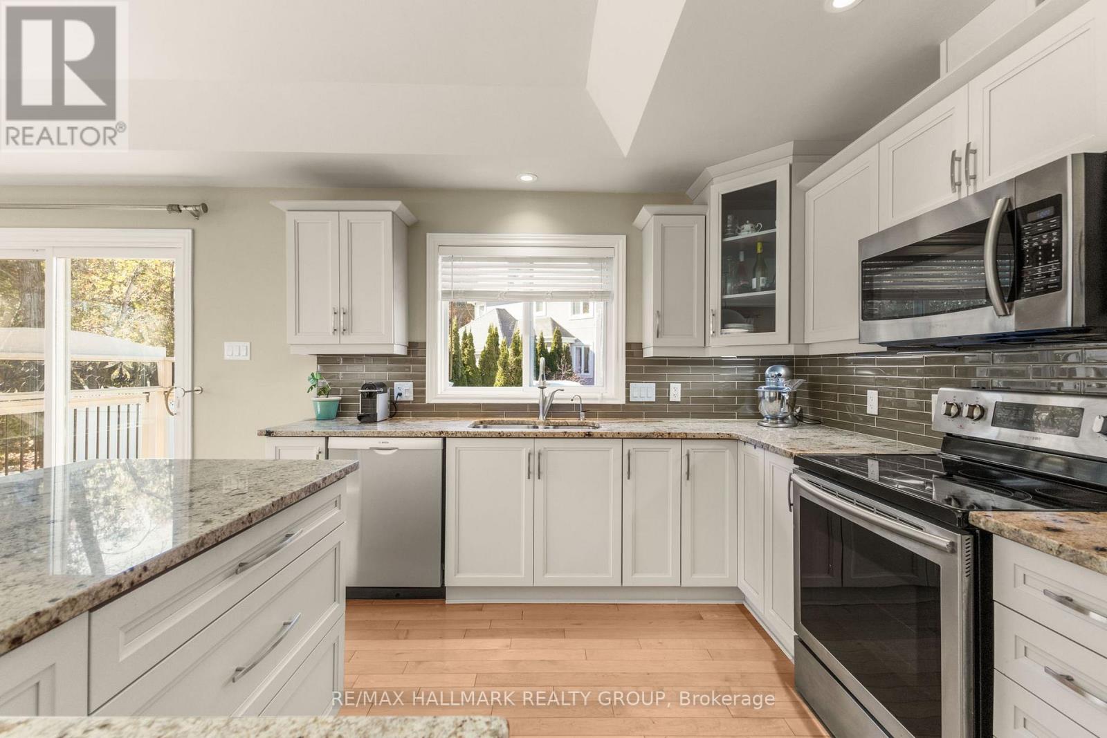 2605 Pierrette Drive, Ottawa, Ontario  K4C 1B6 - Photo 15 - X12493056