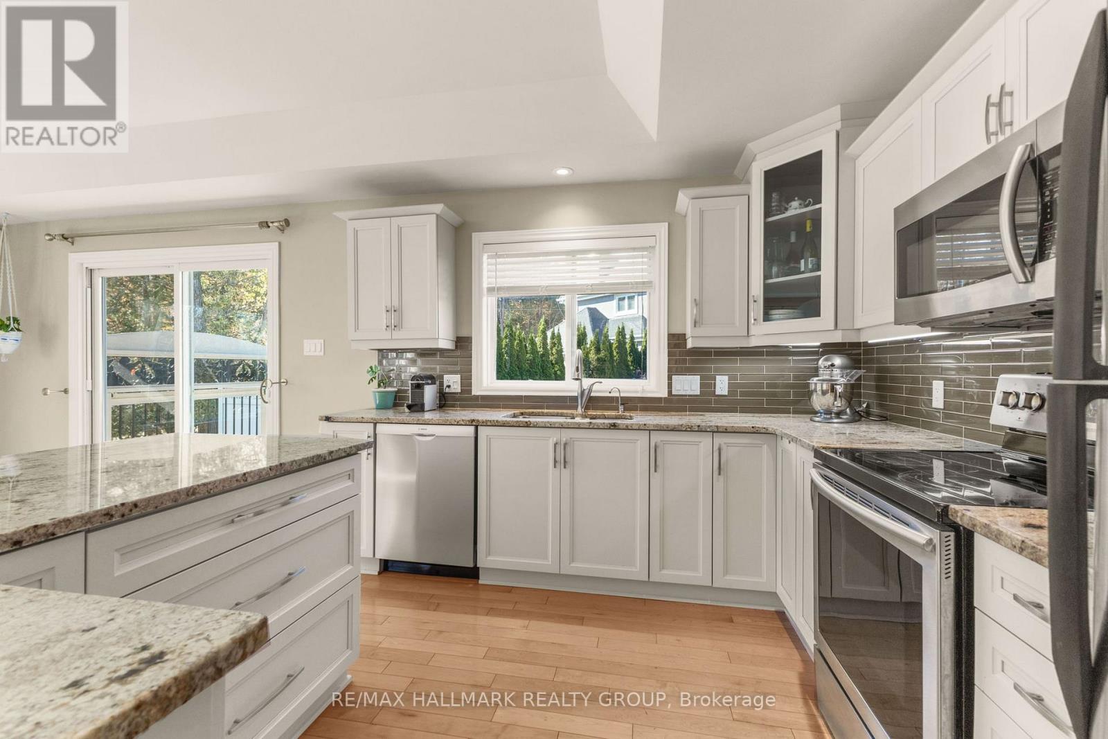 2605 Pierrette Drive, Ottawa, Ontario  K4C 1B6 - Photo 16 - X12493056