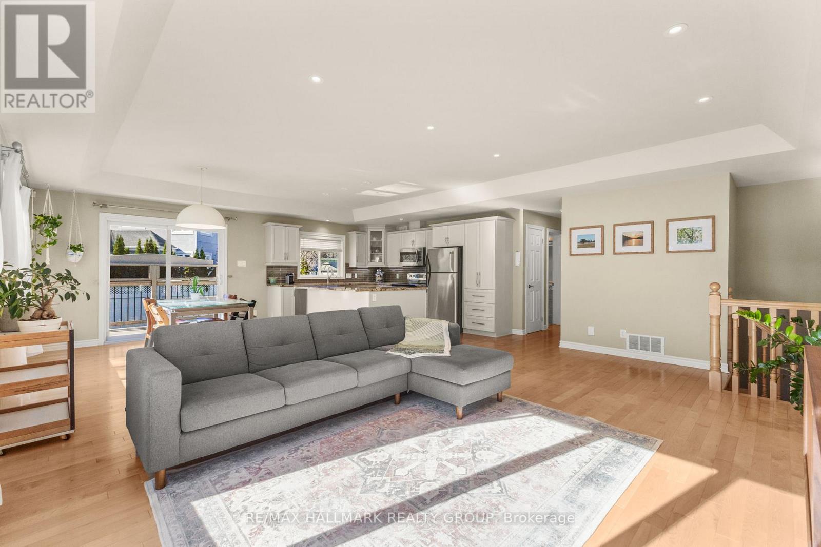 2605 Pierrette Drive, Ottawa, Ontario  K4C 1B6 - Photo 7 - X12493056