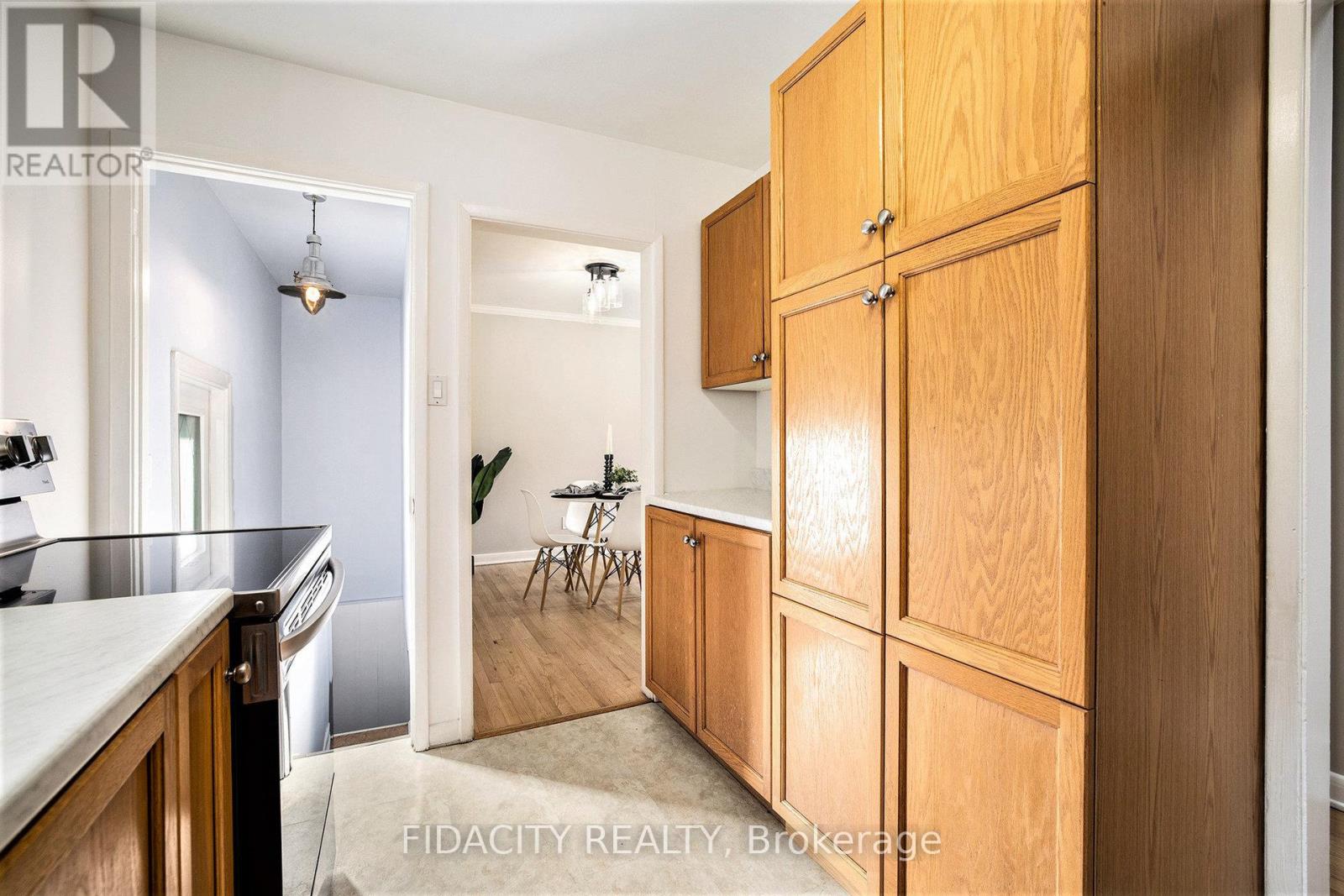 42 Stinson Avenue, Ottawa, Ontario  K2H 6N4 - Photo 10 - X12493060