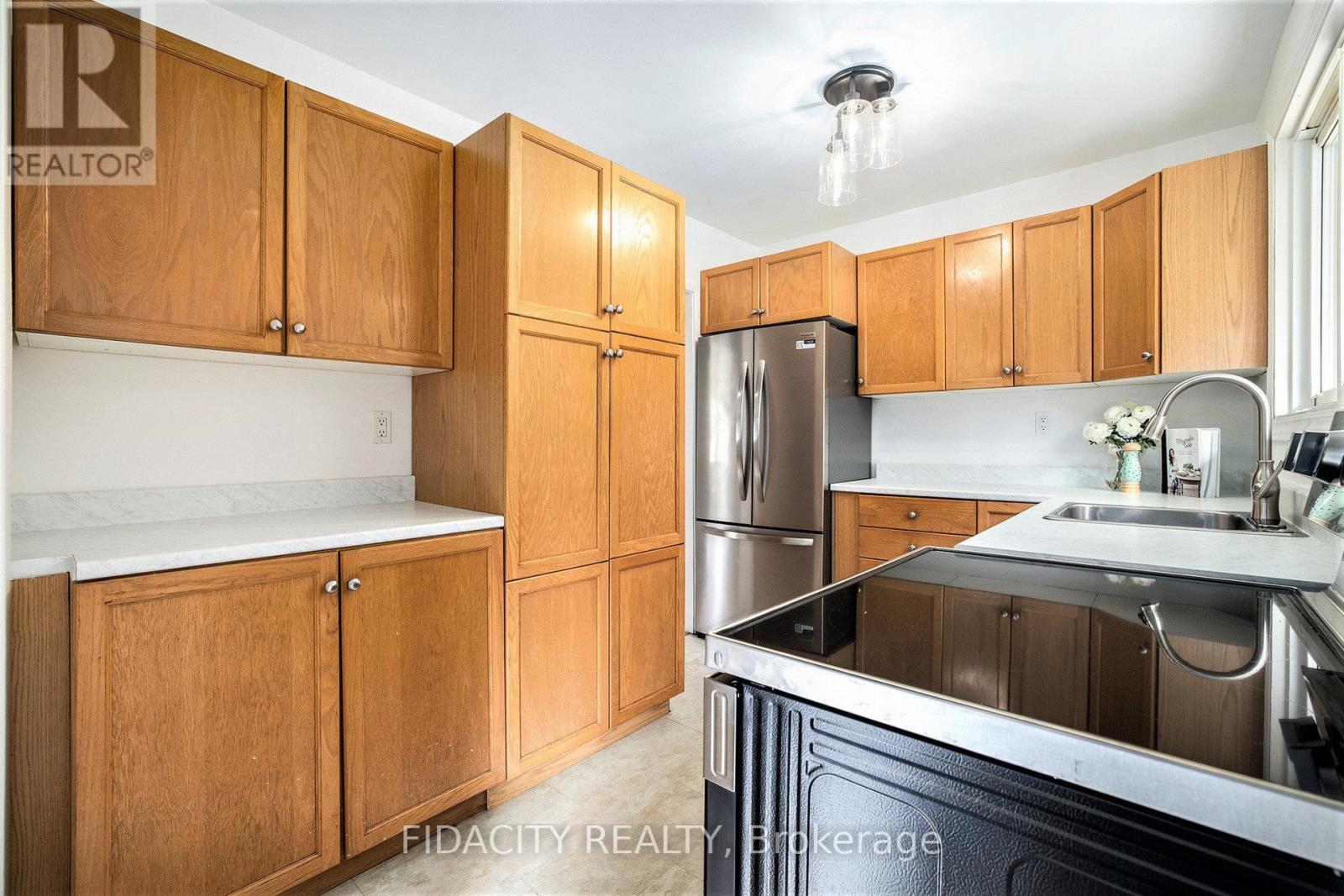 42 Stinson Avenue, Ottawa, Ontario  K2H 6N4 - Photo 11 - X12493060