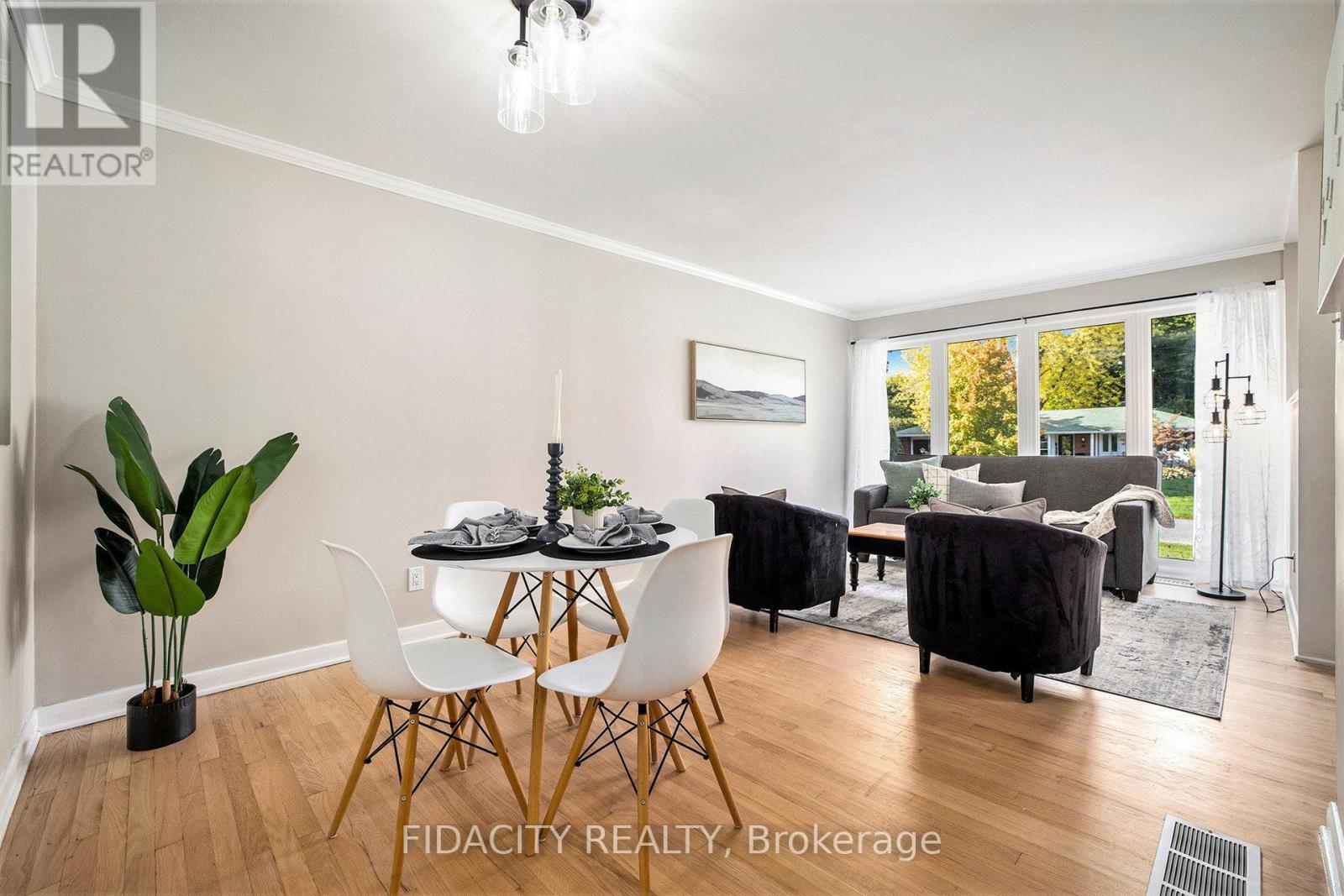 42 Stinson Avenue, Ottawa, Ontario  K2H 6N4 - Photo 9 - X12493060