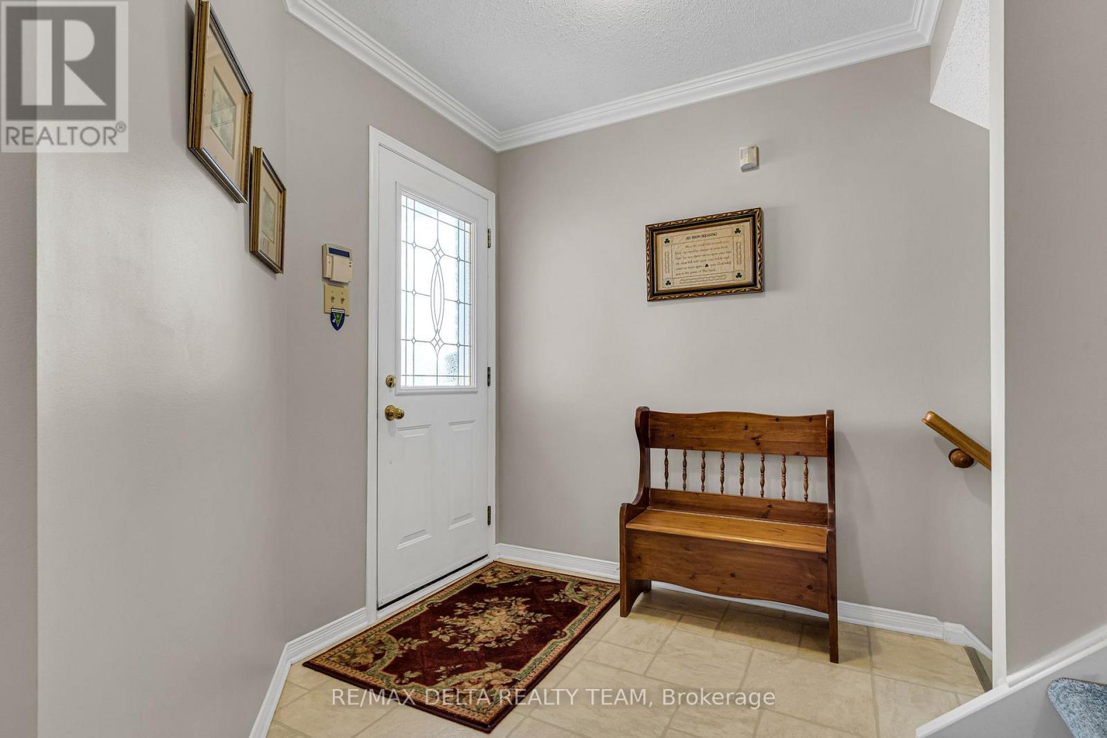 6565 Des Chouettes Lane, Ottawa, Ontario  K1C 7E6 - Photo 4 - X12493078