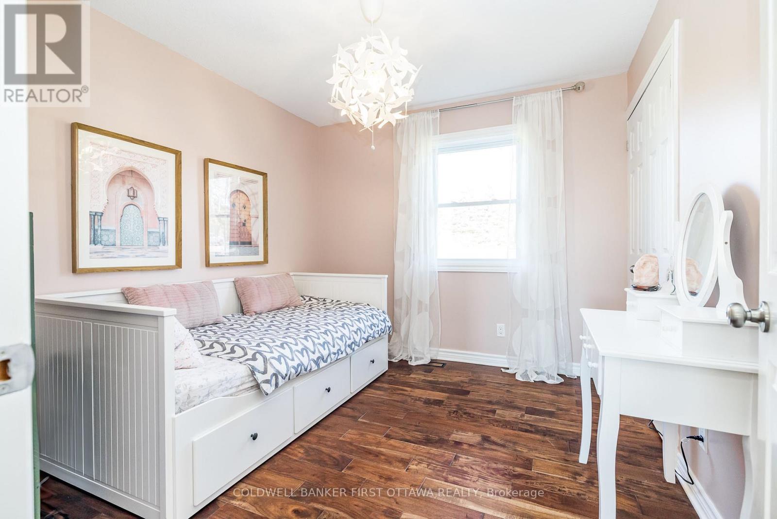 100 Manion Heights Crescent, Ottawa, Ontario  K0A 1L0 - Photo 32 - X12493144