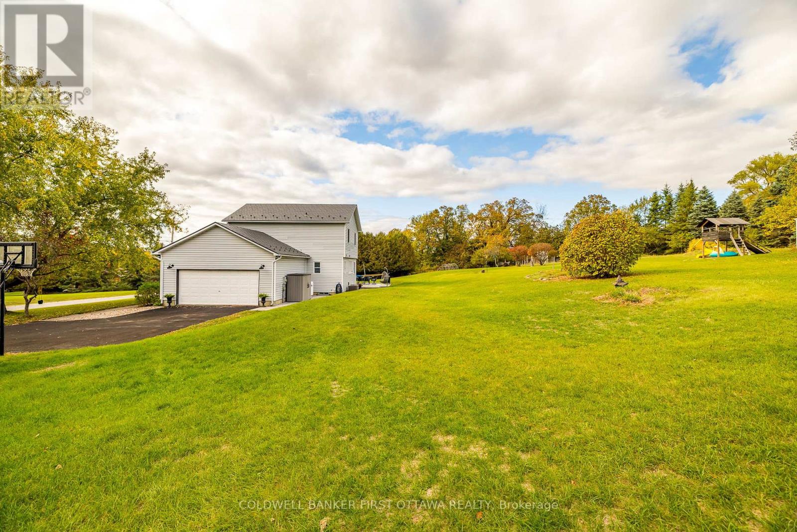 100 Manion Heights Crescent, Ottawa, Ontario  K0A 1L0 - Photo 38 - X12493144