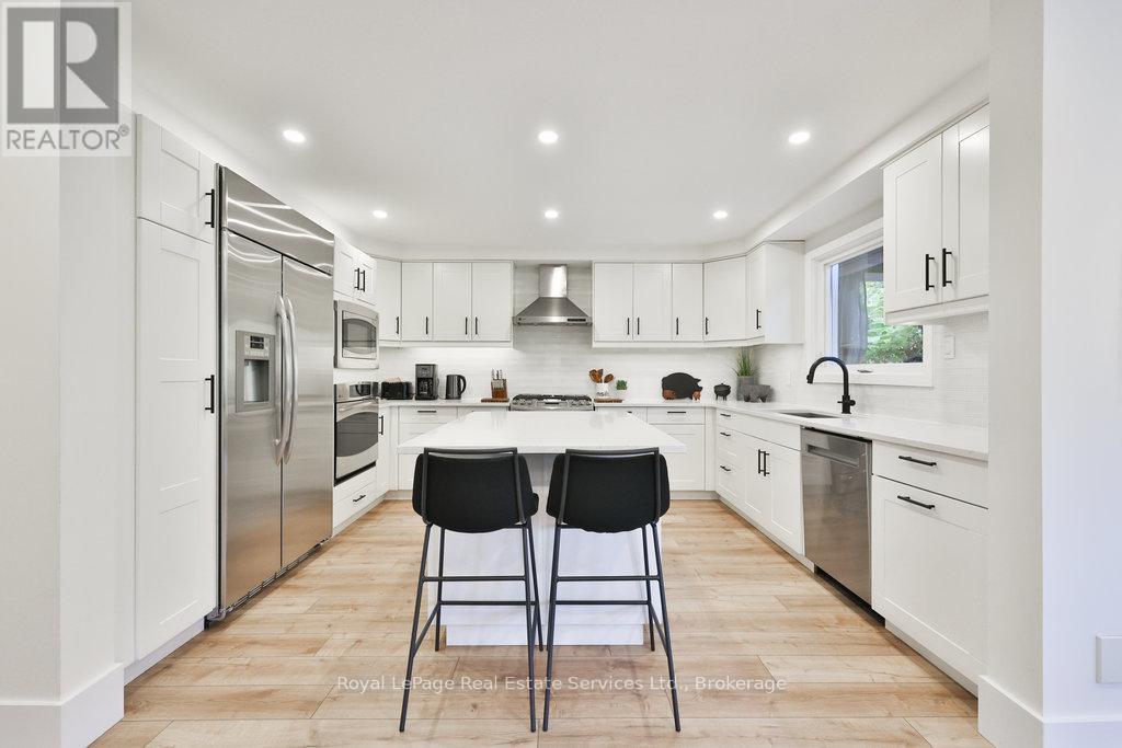 1189 Rushbrooke Drive, Oakville, Ontario  L6M 1H8 - Photo 10 - W12493236