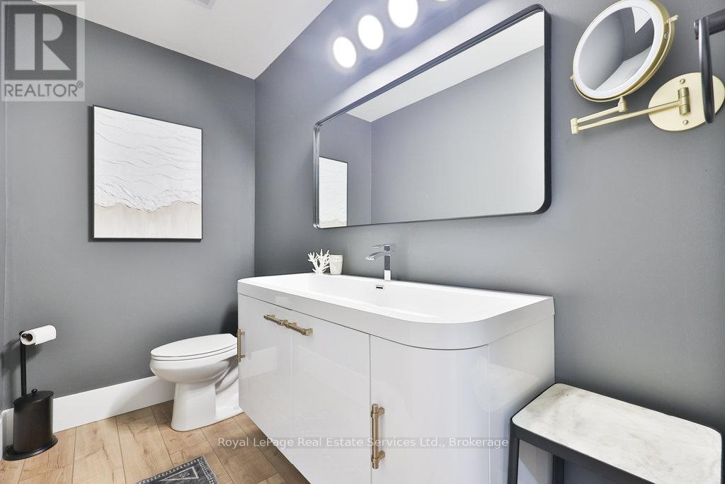 1189 Rushbrooke Drive, Oakville, Ontario  L6M 1H8 - Photo 17 - W12493236