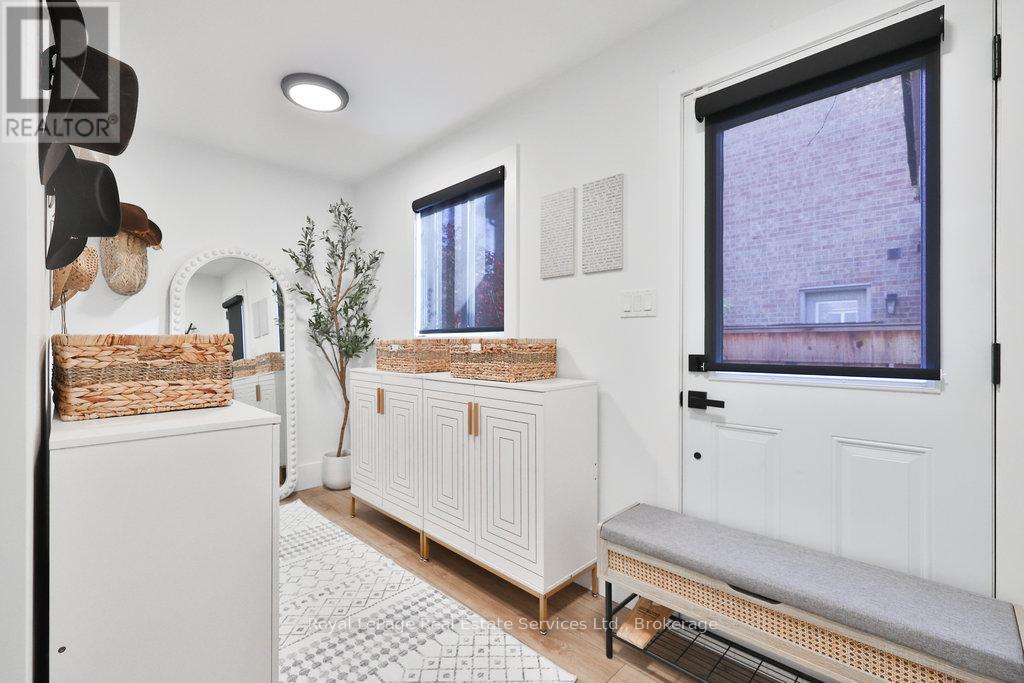 1189 Rushbrooke Drive, Oakville, Ontario  L6M 1H8 - Photo 18 - W12493236