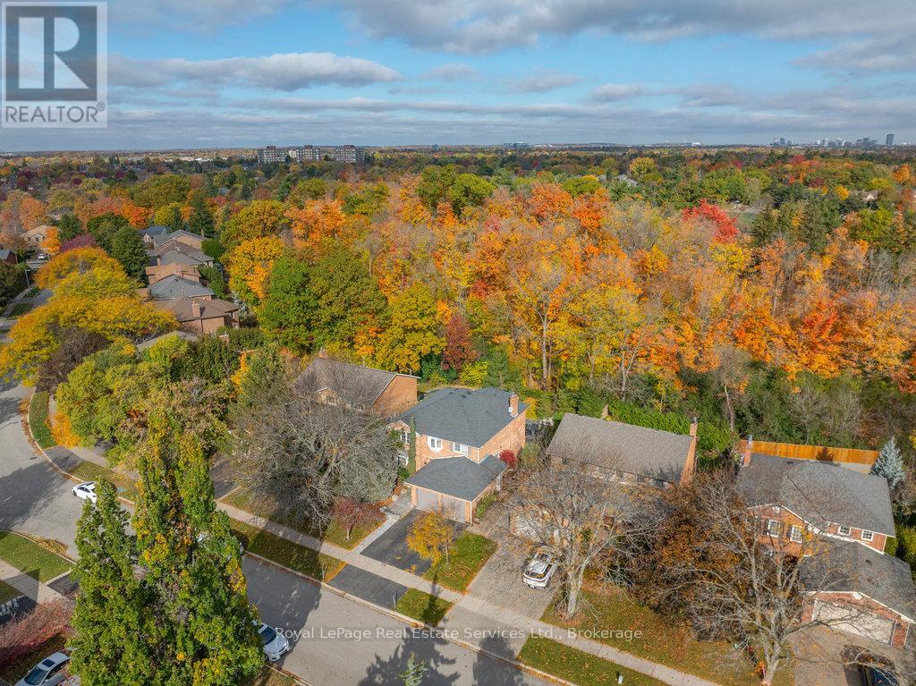 1189 Rushbrooke Drive, Oakville, Ontario  L6M 1H8 - Photo 2 - W12493236