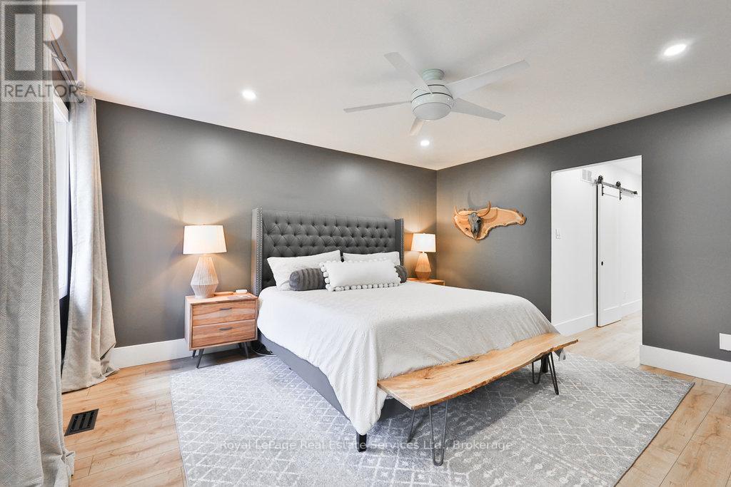 1189 Rushbrooke Drive, Oakville, Ontario  L6M 1H8 - Photo 20 - W12493236