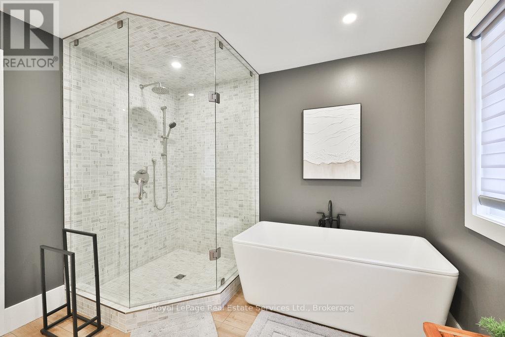 1189 Rushbrooke Drive, Oakville, Ontario  L6M 1H8 - Photo 23 - W12493236