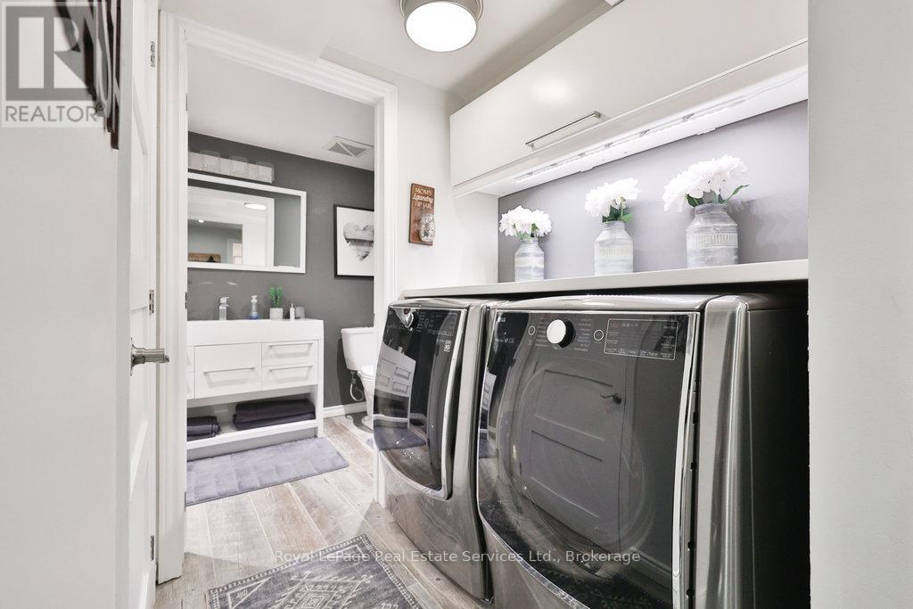 1189 Rushbrooke Drive, Oakville, Ontario  L6M 1H8 - Photo 33 - W12493236