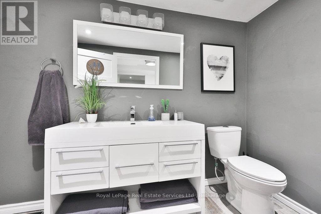 1189 Rushbrooke Drive, Oakville, Ontario  L6M 1H8 - Photo 34 - W12493236