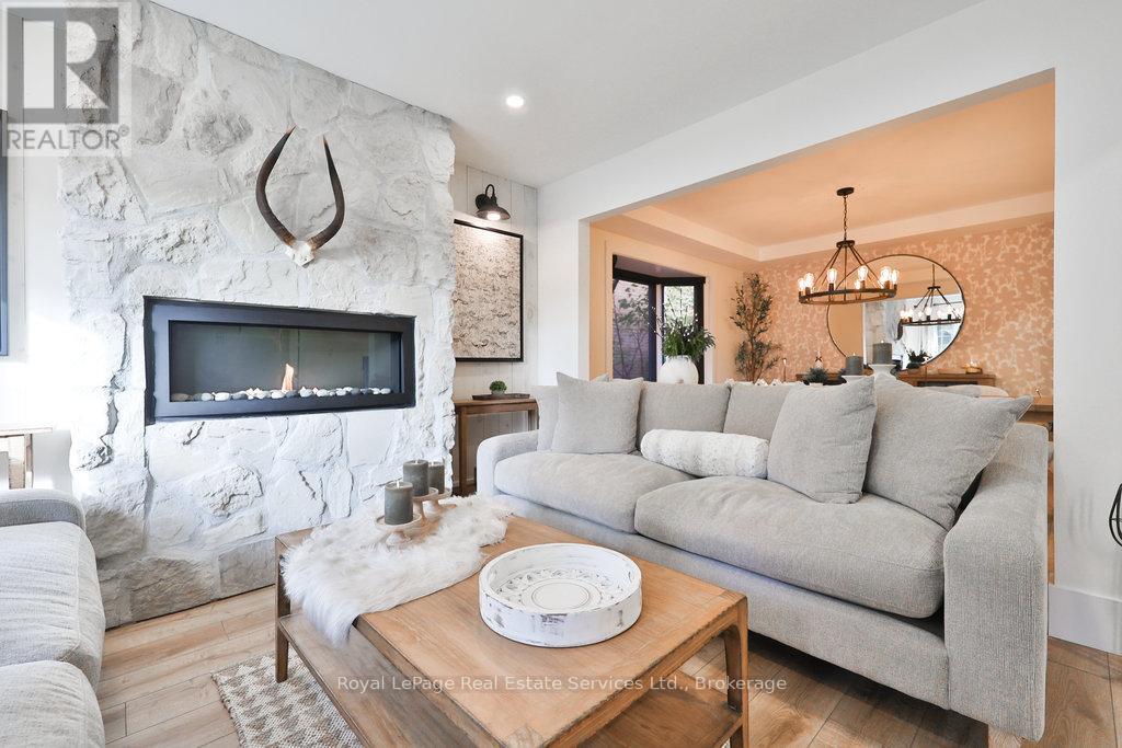 1189 Rushbrooke Drive, Oakville, Ontario  L6M 1H8 - Photo 9 - W12493236